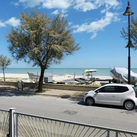 Spazioso Fronte Mare *