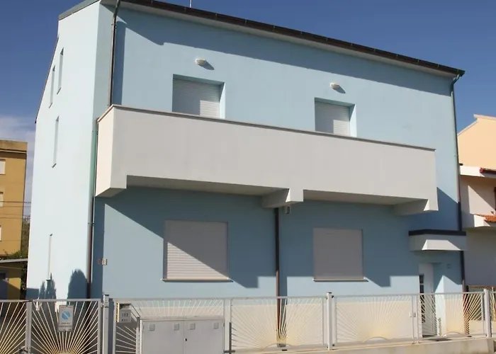 Spazioso Fronte Mare 塞尼加利亚马尔佐卡